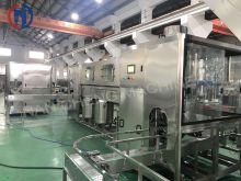 全自动5加仑桶水洗灌装旋盖三合一机（型号：QGF-300)